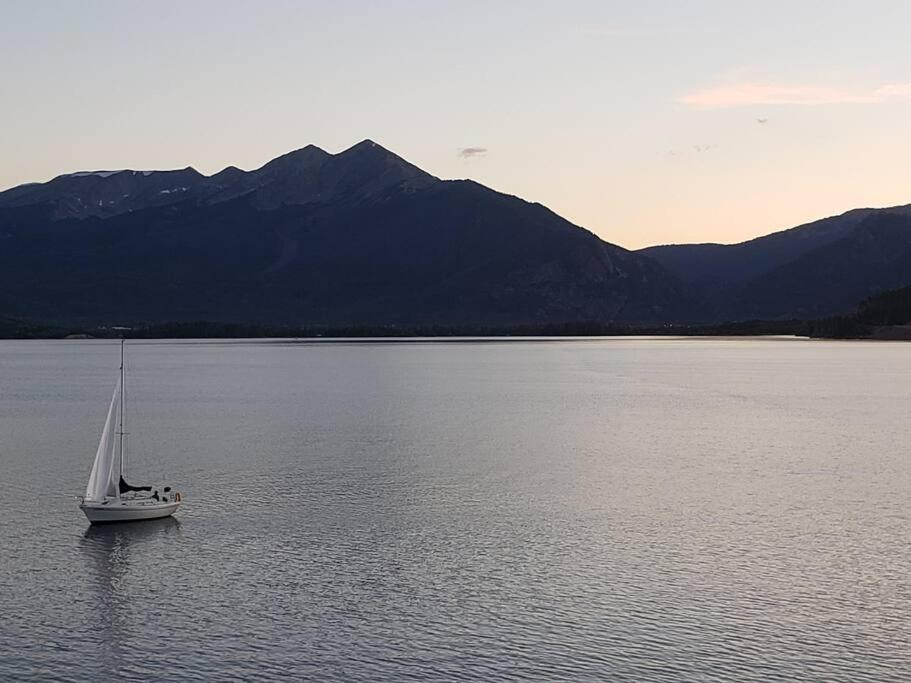 Lake Front Condo 1Bd - Fully Remodeled! ディロン エクステリア 写真