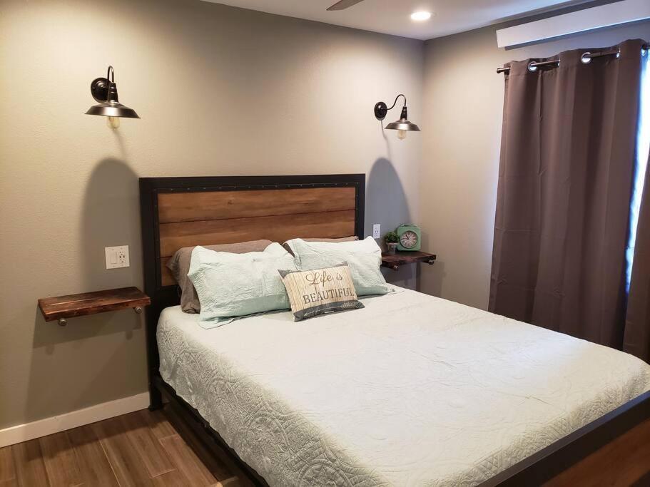 Lake Front Condo 1Bd - Fully Remodeled! ディロン エクステリア 写真